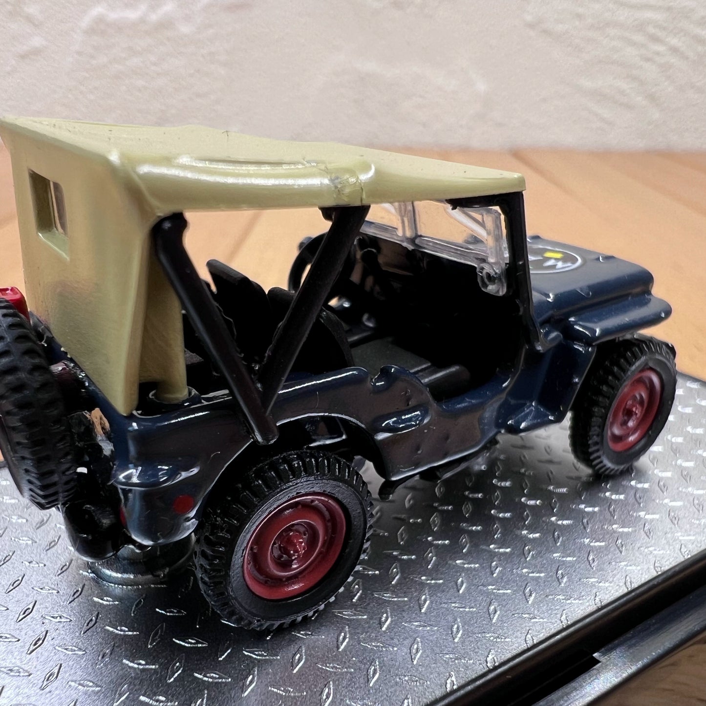 1/64 Scale 1944 Willys MB Jeep Off-Road Utility Truck Diecast Model