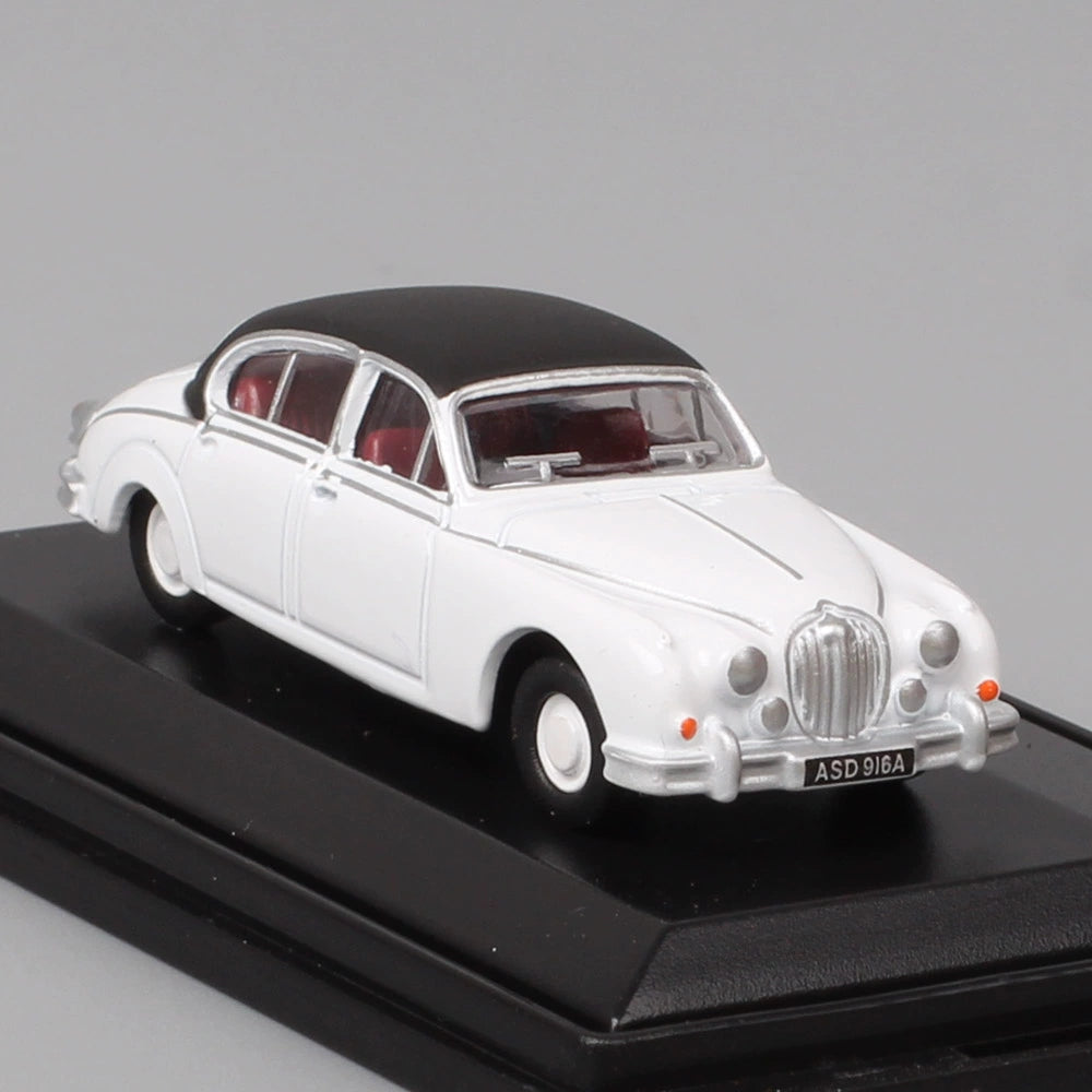 1/76 Scale Jaguar Mark 2 Diecast Model Car