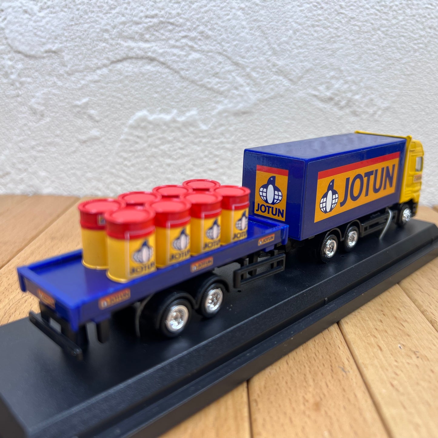1/87 Scale Jotun Trailer Diecast Model Truck