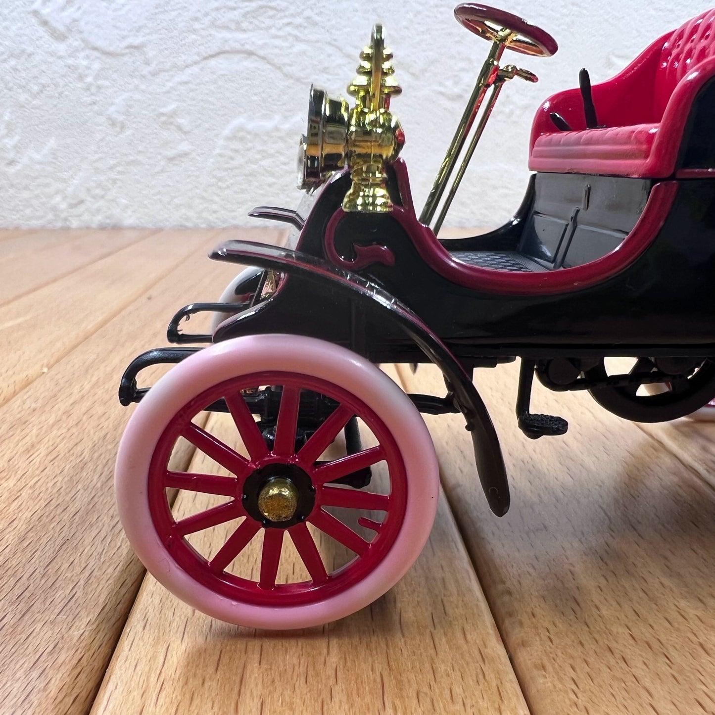 1/32 Scale 1903 Cadillac Tonneau Diecast Model Car