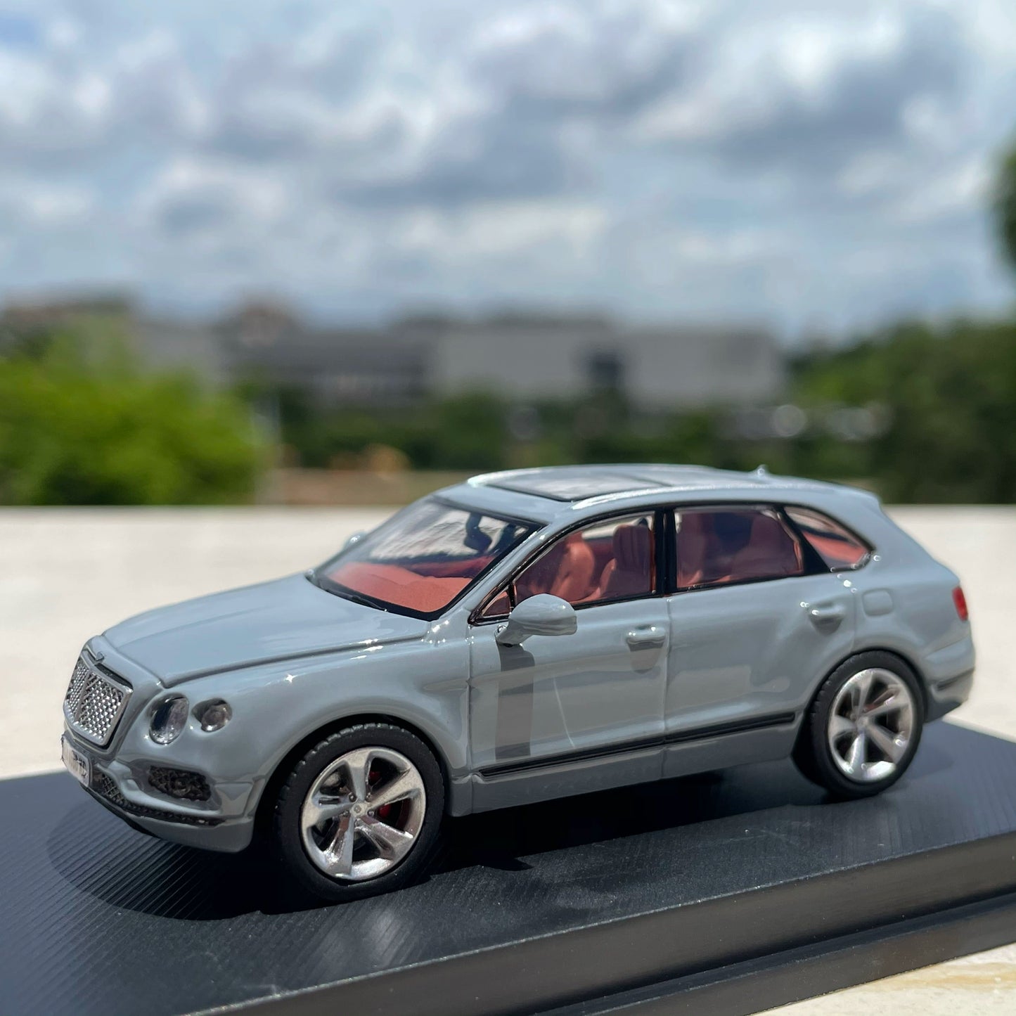 1/64 Scale Bentley Bentayga Luxury Crossover SUV Diecast Model Car