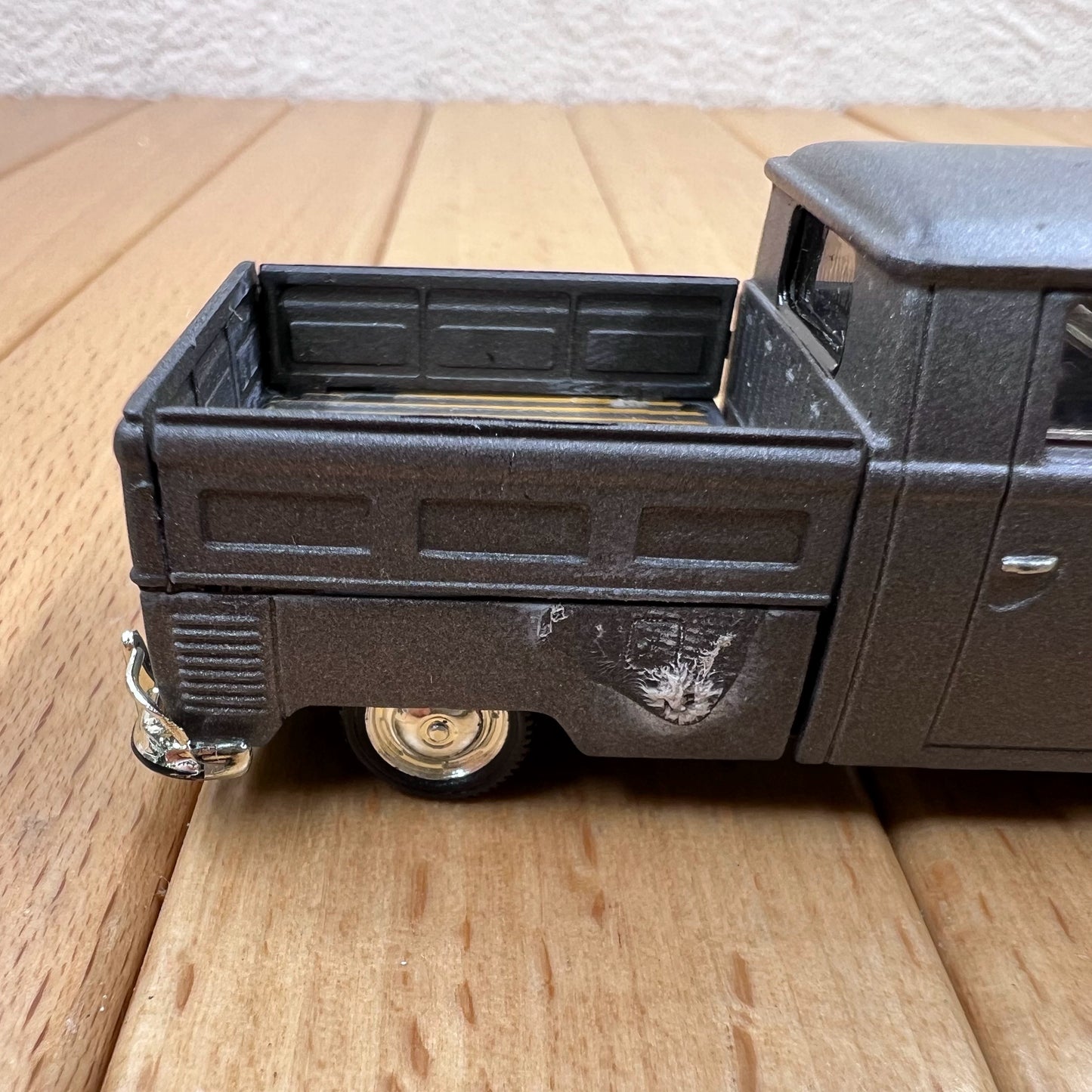 1/64 Scale 1960 Volkswagen T1 Double Cab Pickup Truck Diecast Model