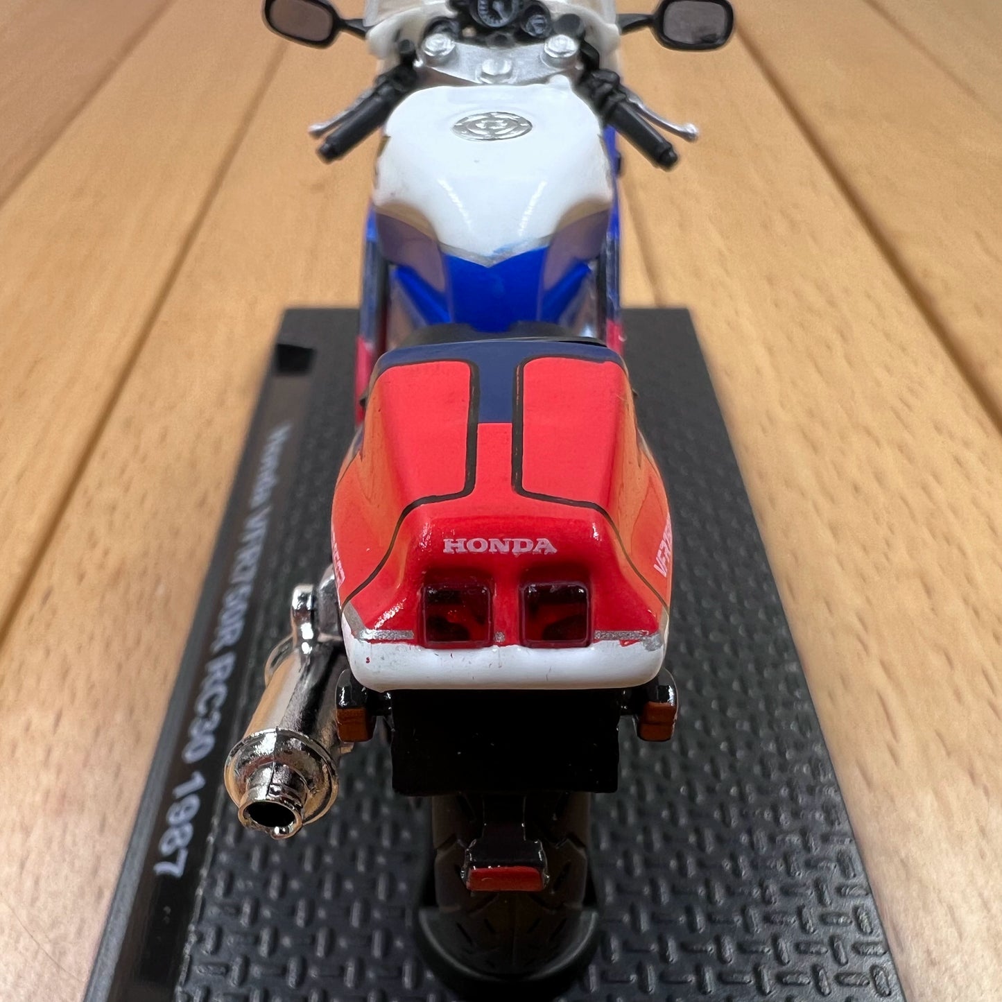 1/24 Scale 1987 Honda VFR750R RC30 Motorcycle Diecast Model