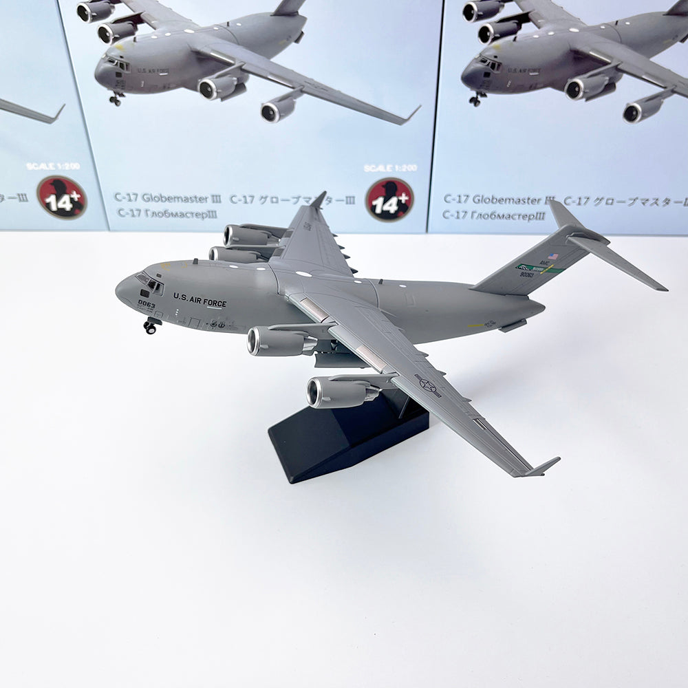 C-17 Globemaster III Military Transport Aircraft 1/200 Scale Diecast Model