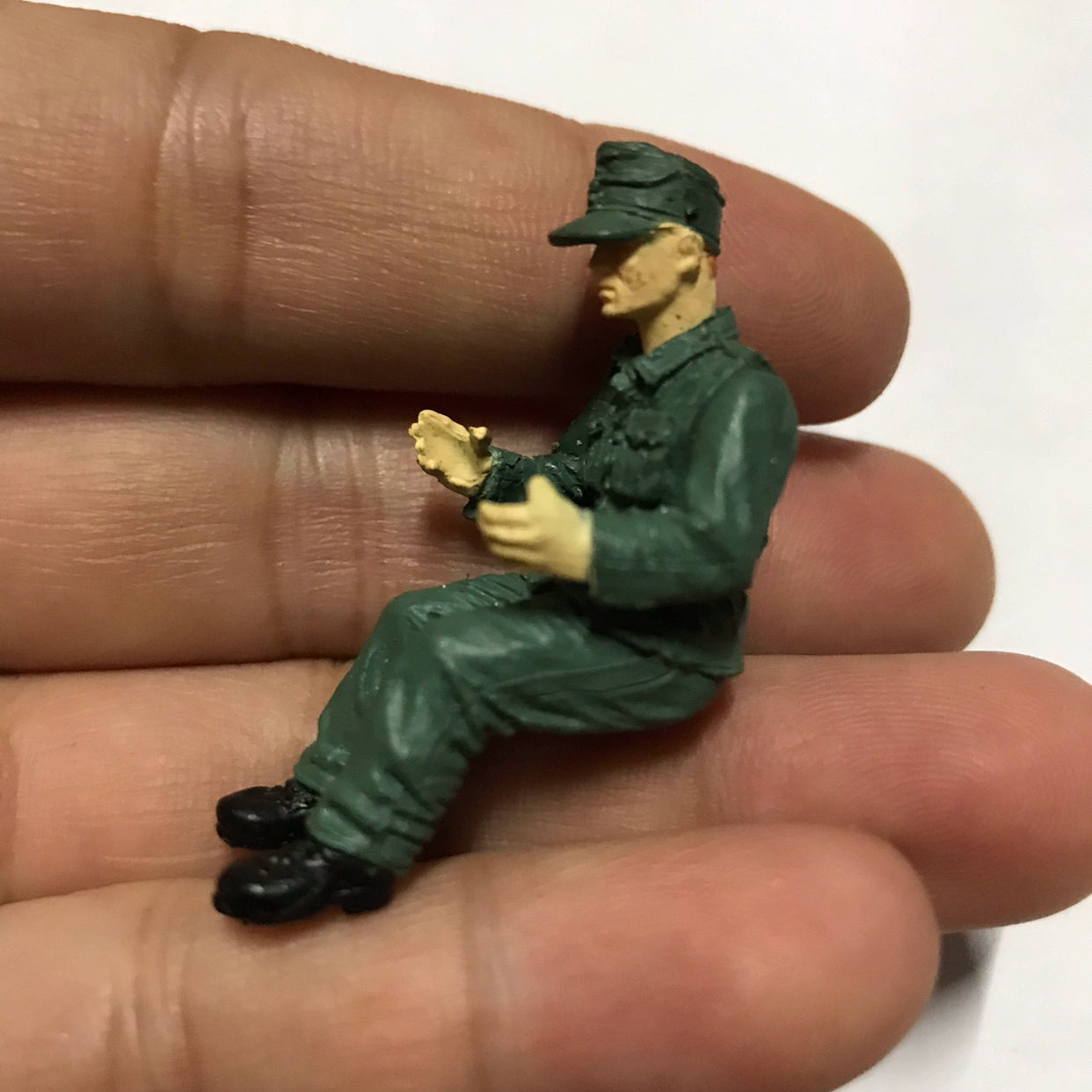 1/35 Scale WWII German Soldier MIniature Painted Figurines Diorama