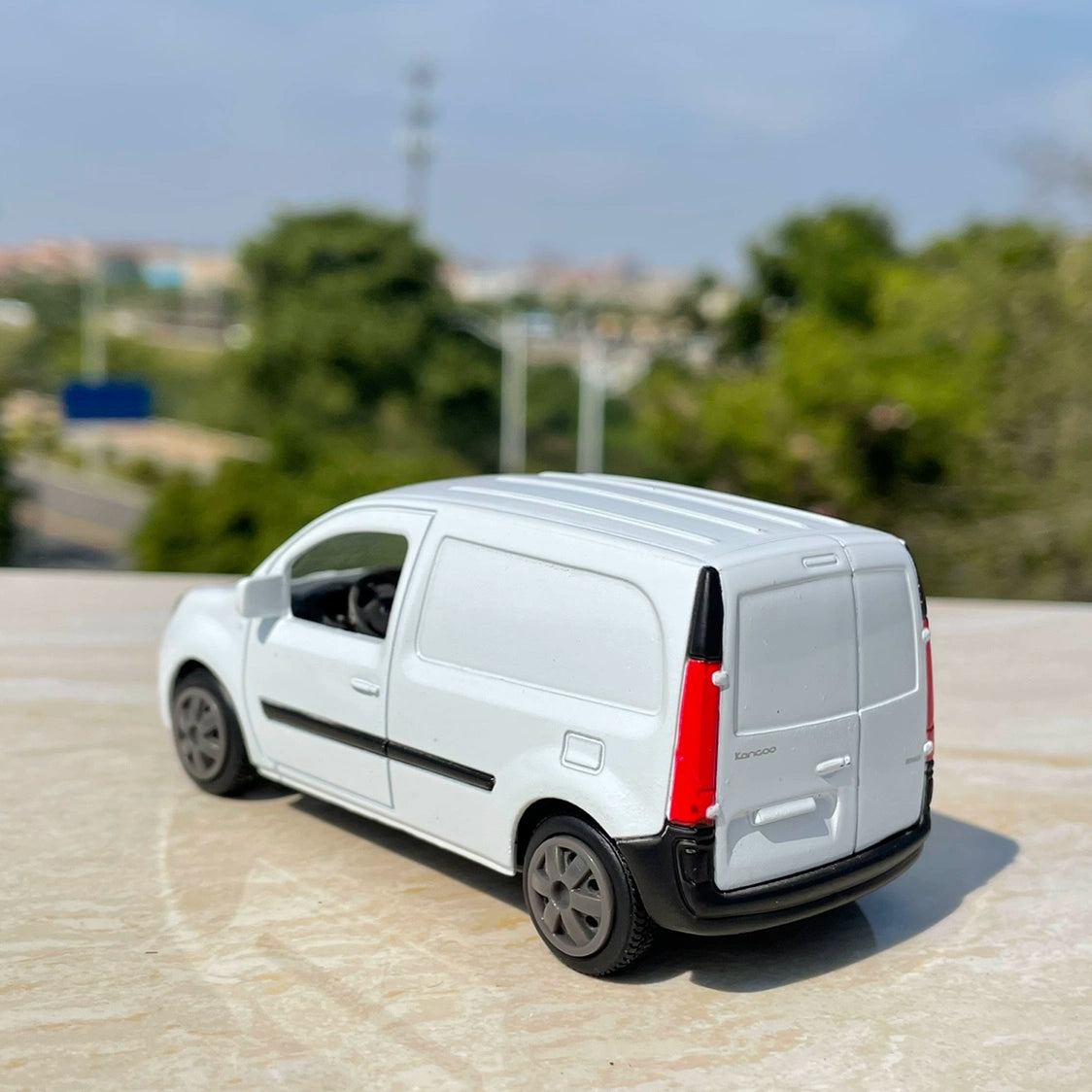 1/43 Scale Renault Kangoo Van Diecast Model Car