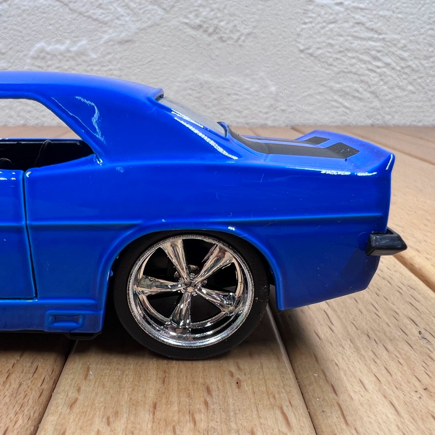 1/32 Scale 1969 Chevrolet Camaro SS Muscle Car Diecast Model