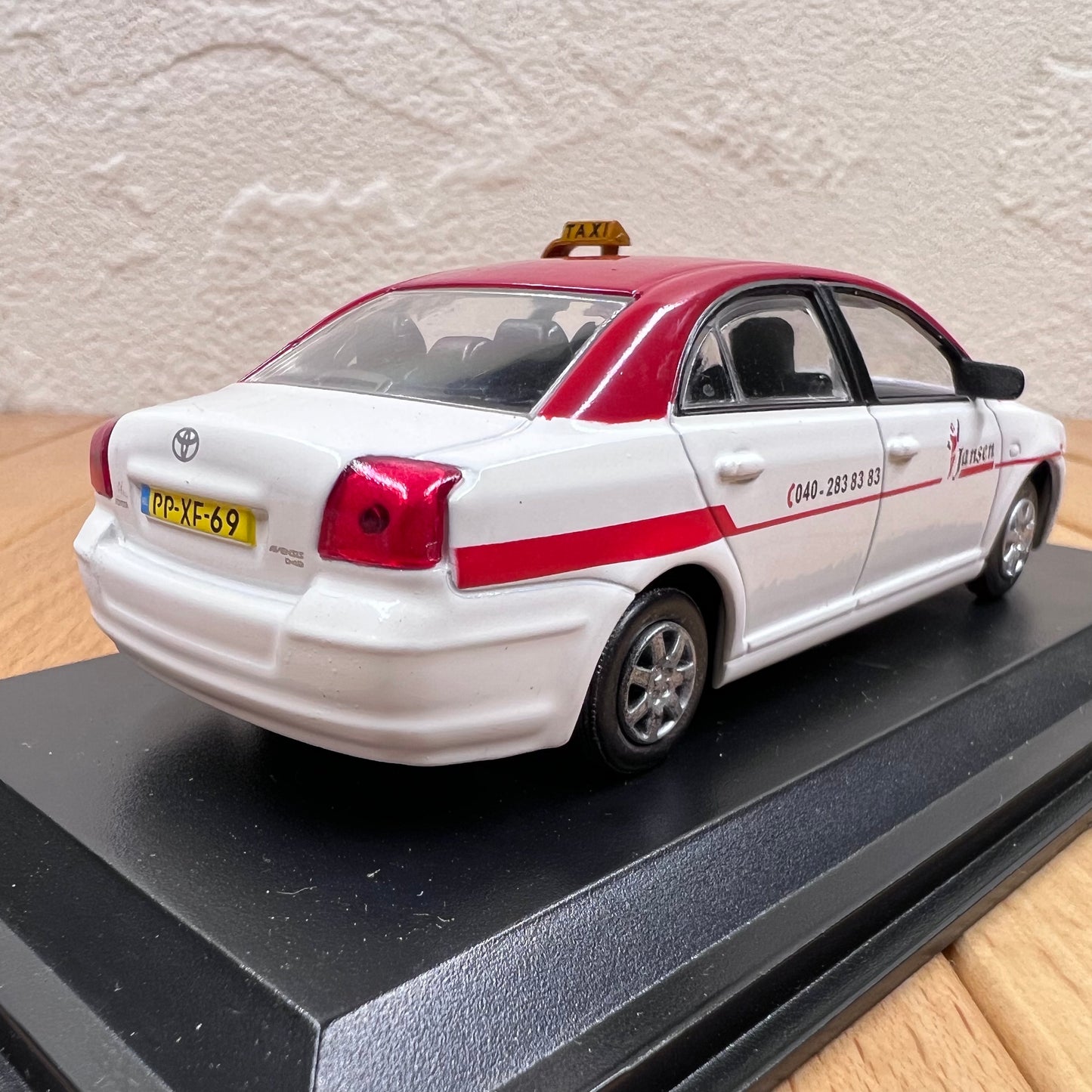1/43 Scale 2003 Toyota Avensis Eindhoven Taxi Diecast Model Car