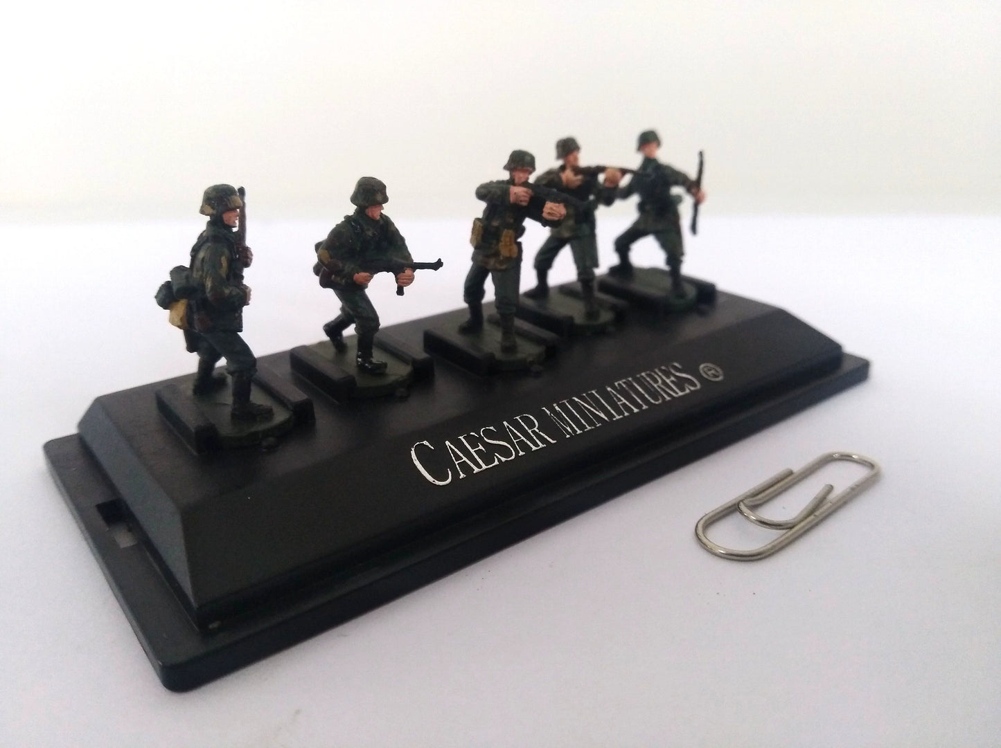 1/72 Scale WWII German Panzergrenadiers Set 5pcs Painted Figures Caesar Miniatures P804