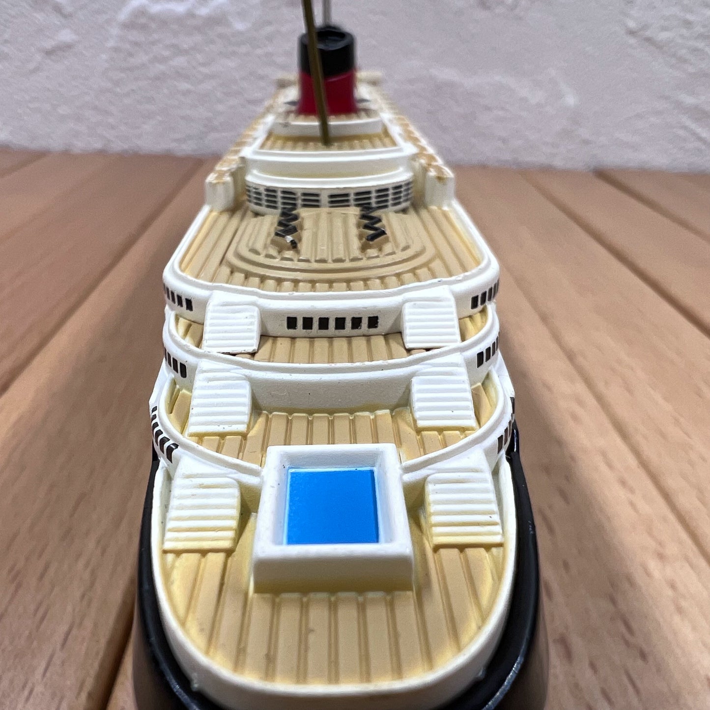 1/1250 Scale SS Normandie Ocean Liner Diecast Model Ship