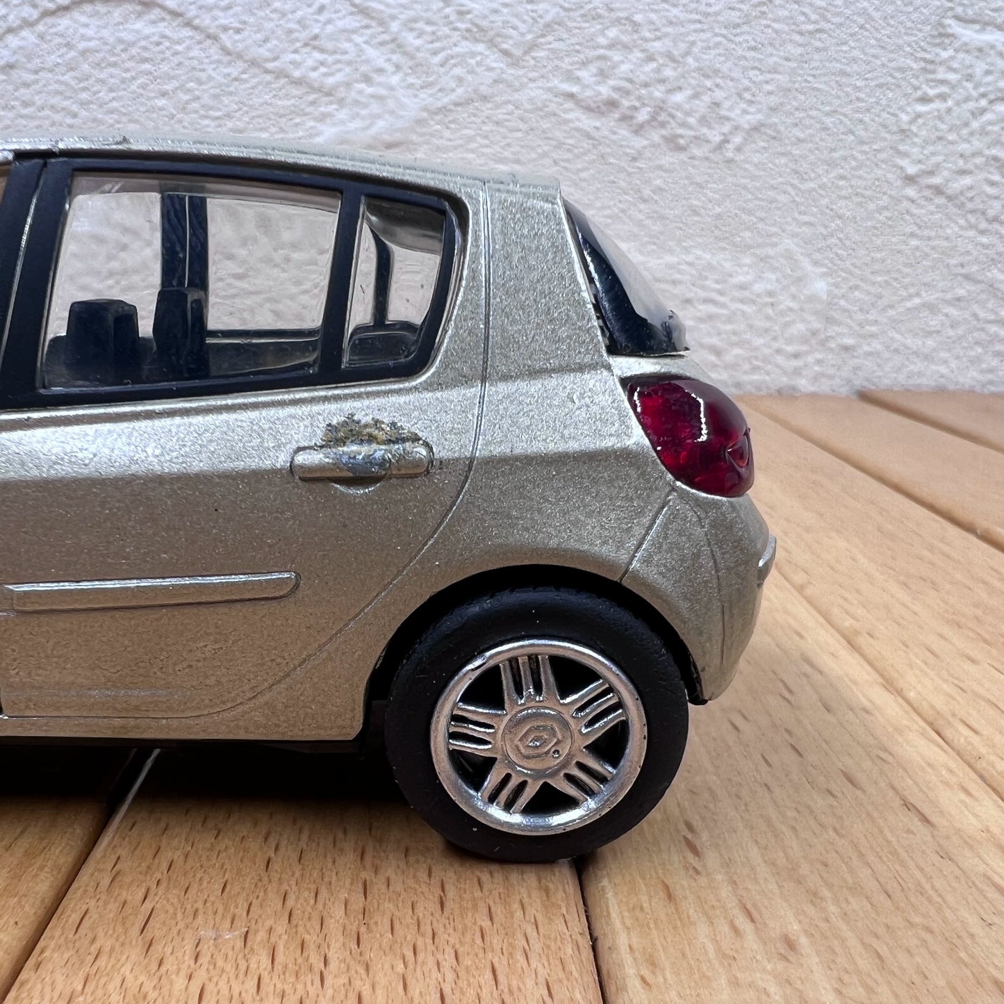 1/43 Scale Renault Clio III Diecast Model Car