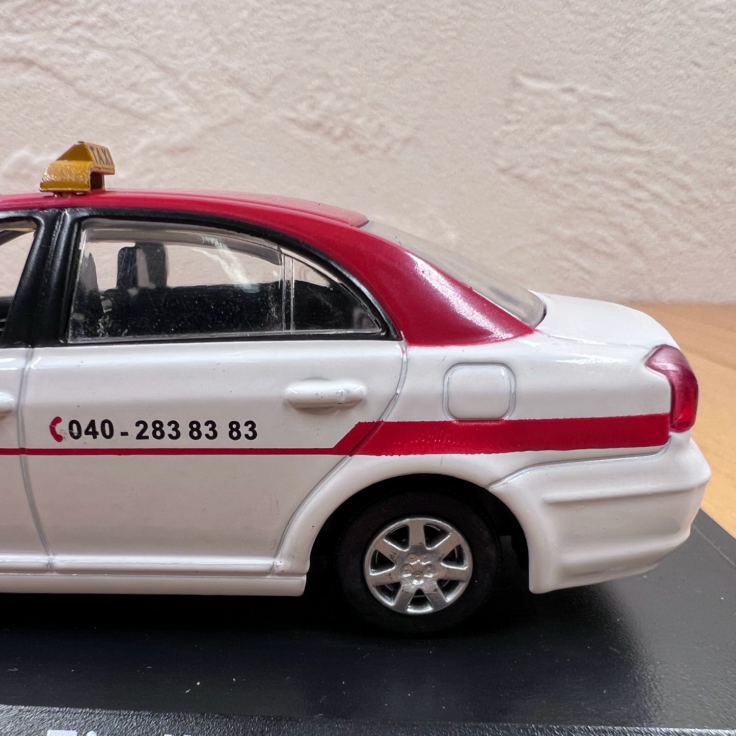 1/43 Scale 2003 Toyota Avensis Eindhoven Taxi Diecast Model Car