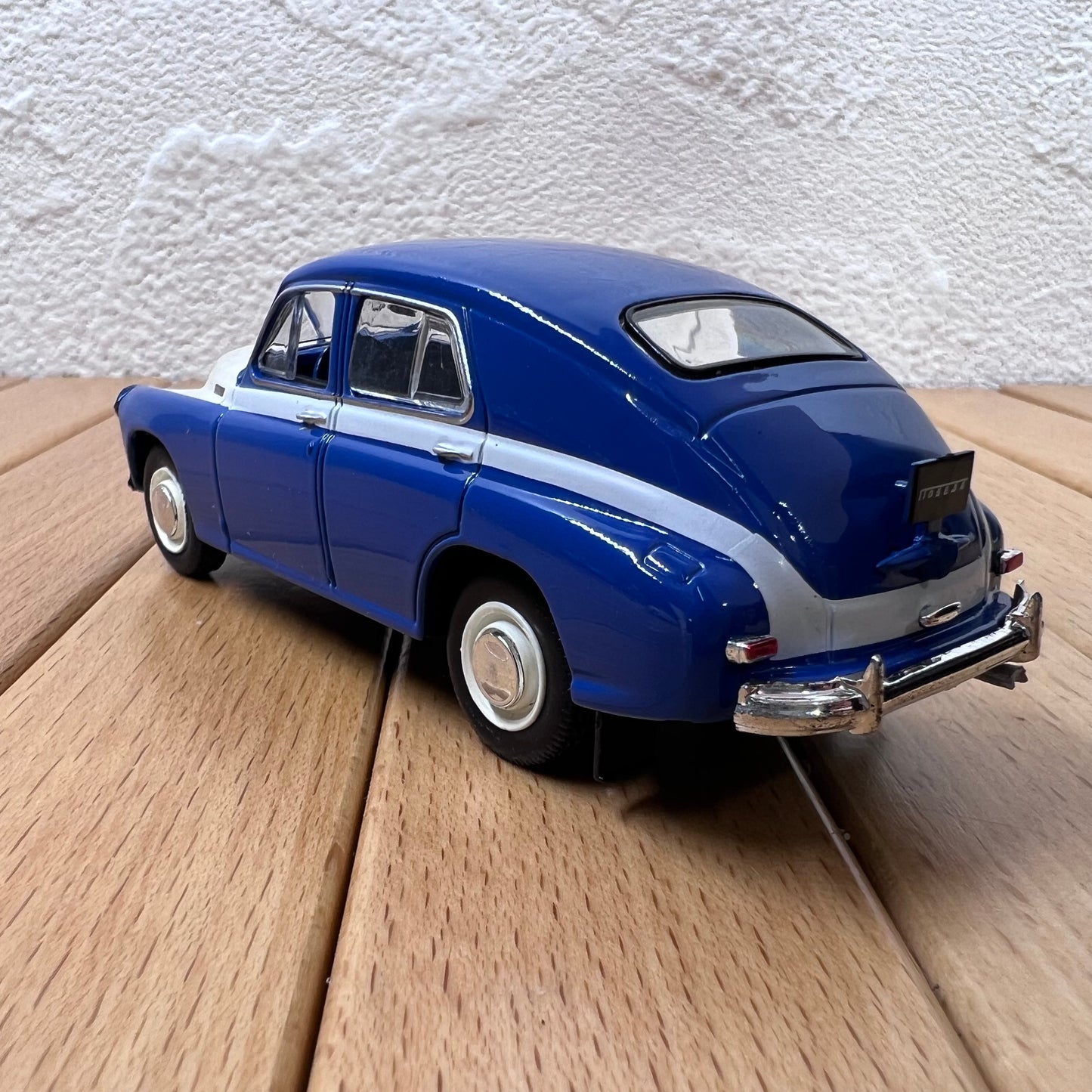 1/43 Scale 1946 GAZ-M20B Pobeda Diecast Model Car