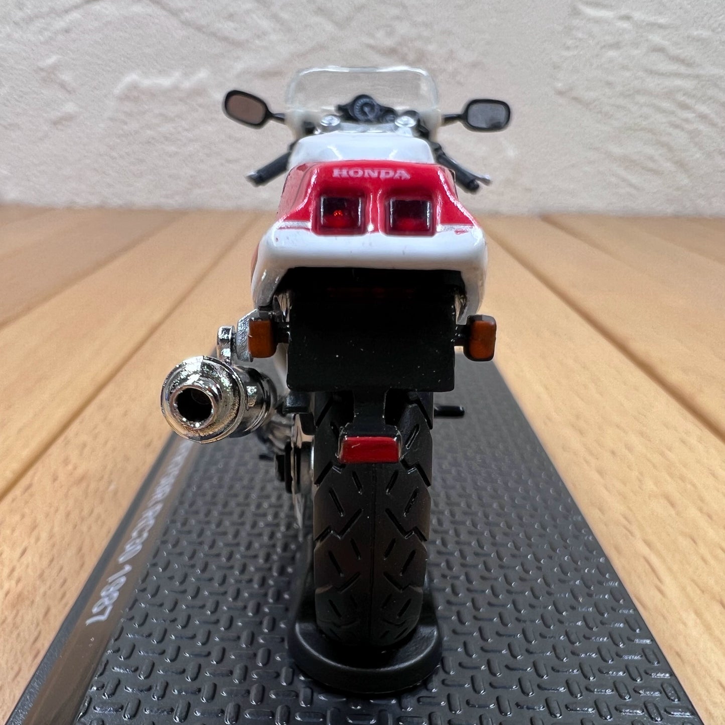 1/24 Scale 1987 Honda VFR750R RC30 Motorcycle Diecast Model