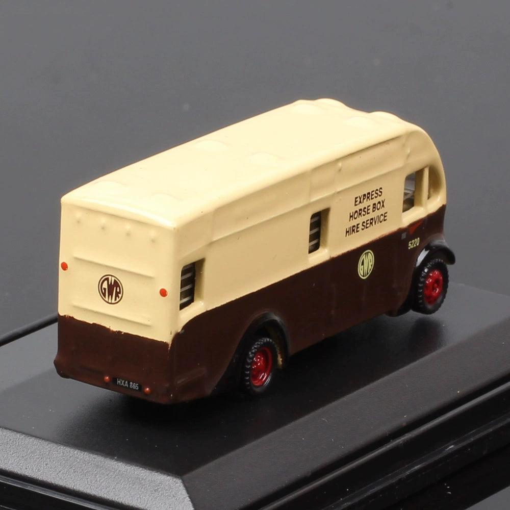 1/148 Scale Albion Horsebox Diecast Model