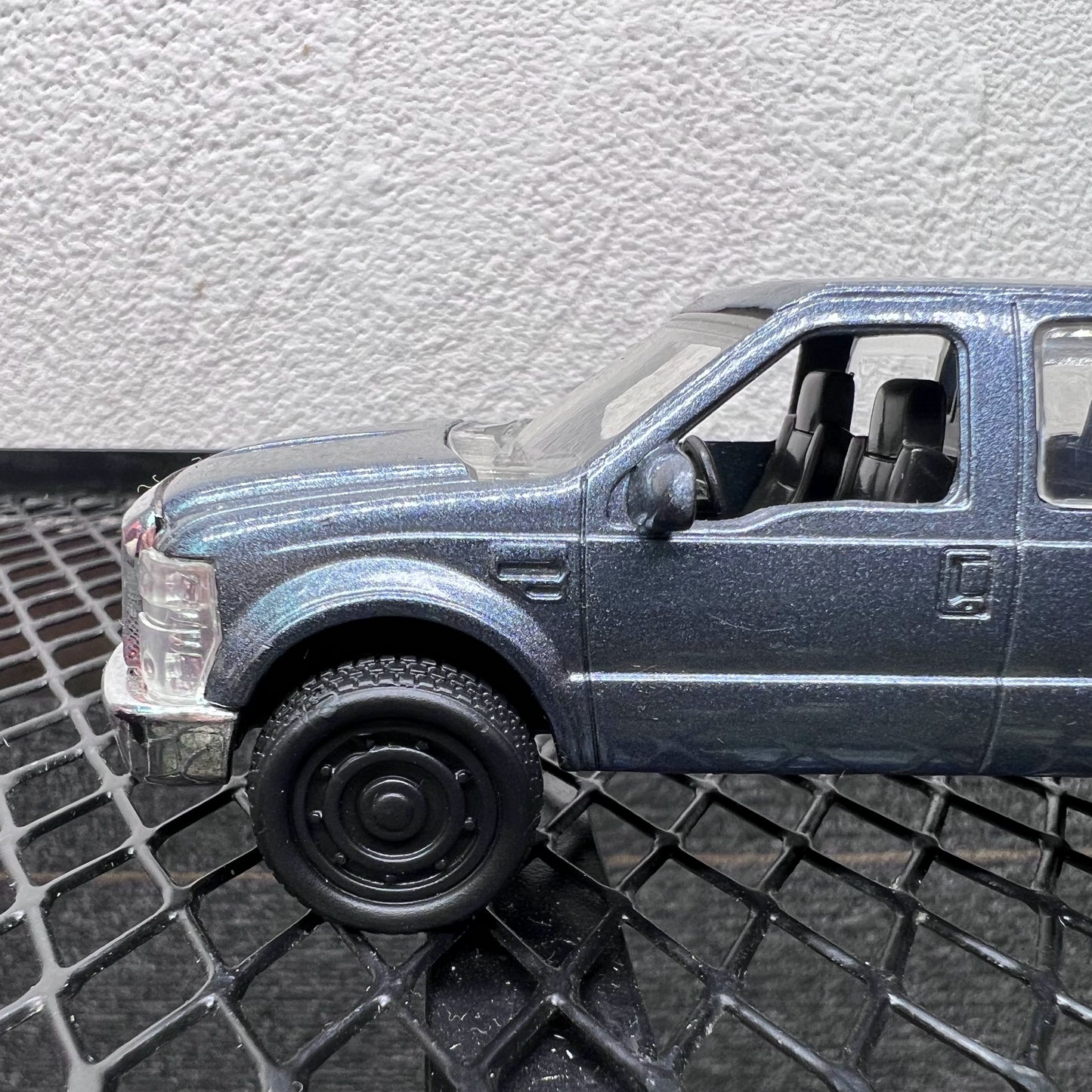 1/43 Scale 2008 Ford F-250 Diecast Model Truck