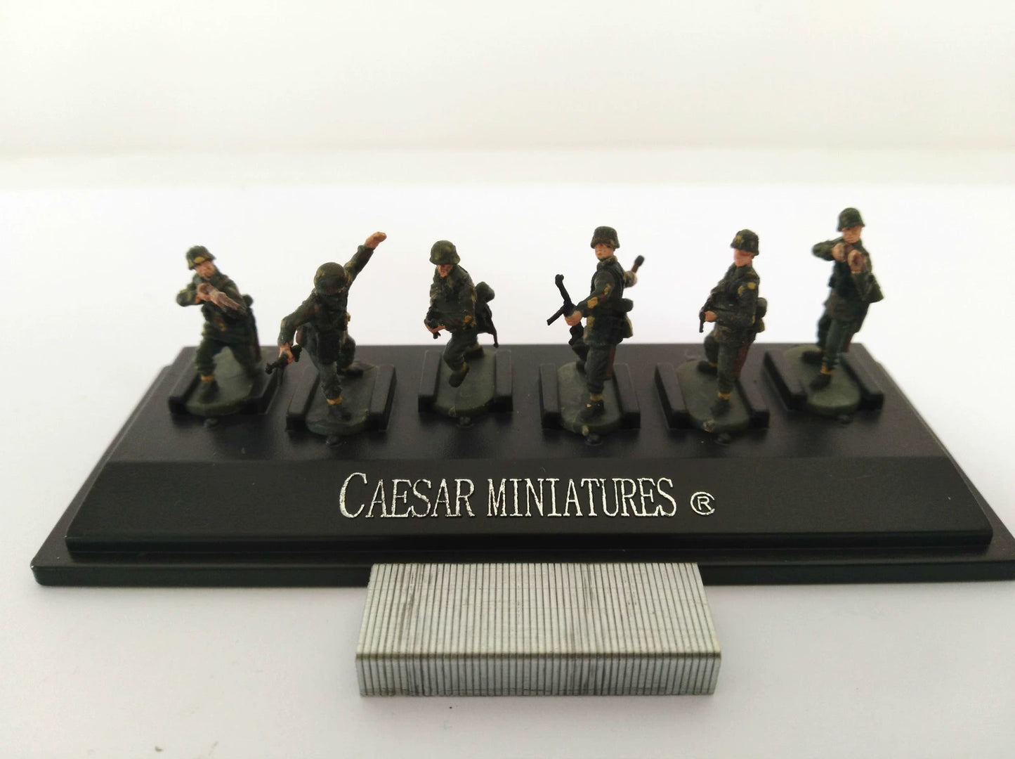 1/72 Scale WWII German Panzergrenadiers Set 6pcs Painted Figures Caesar Miniatures P801