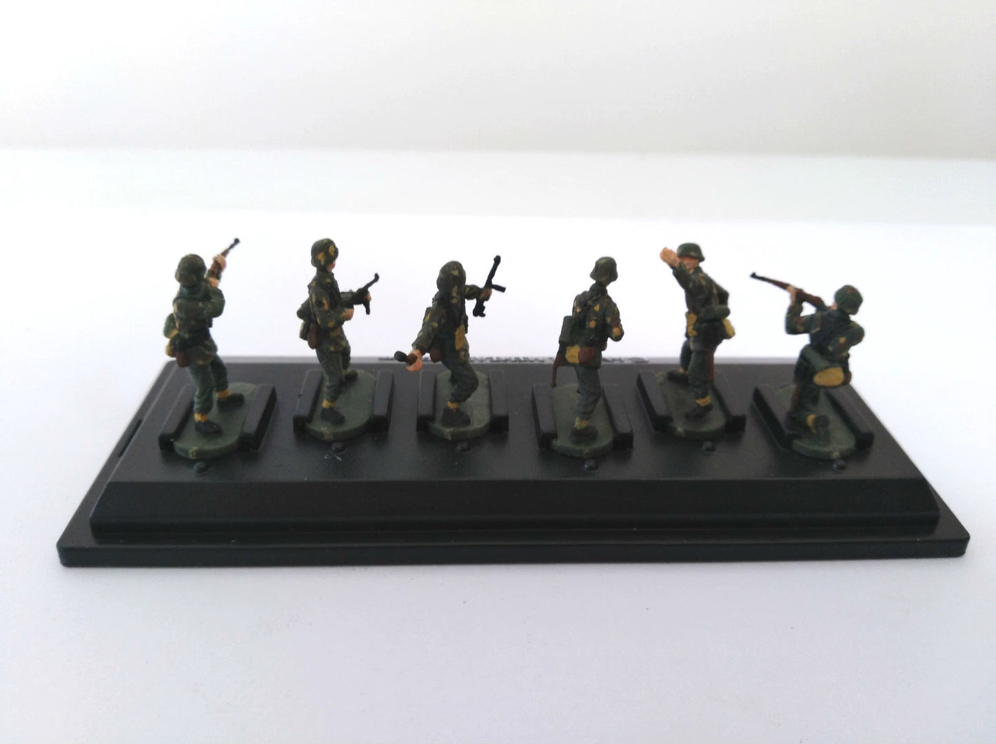 1/72 Scale WWII German Panzergrenadiers Set 6pcs Painted Figures Caesar Miniatures P801