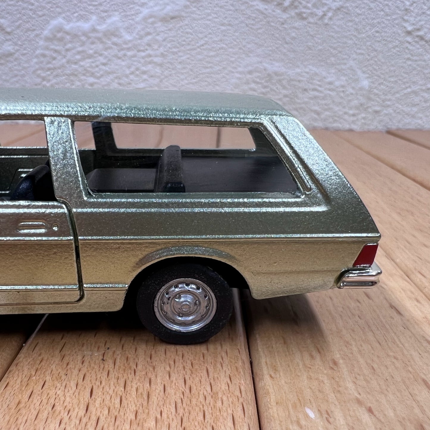 1/43 Scale 1981 Ford Belina Wagon Diecast Model Car