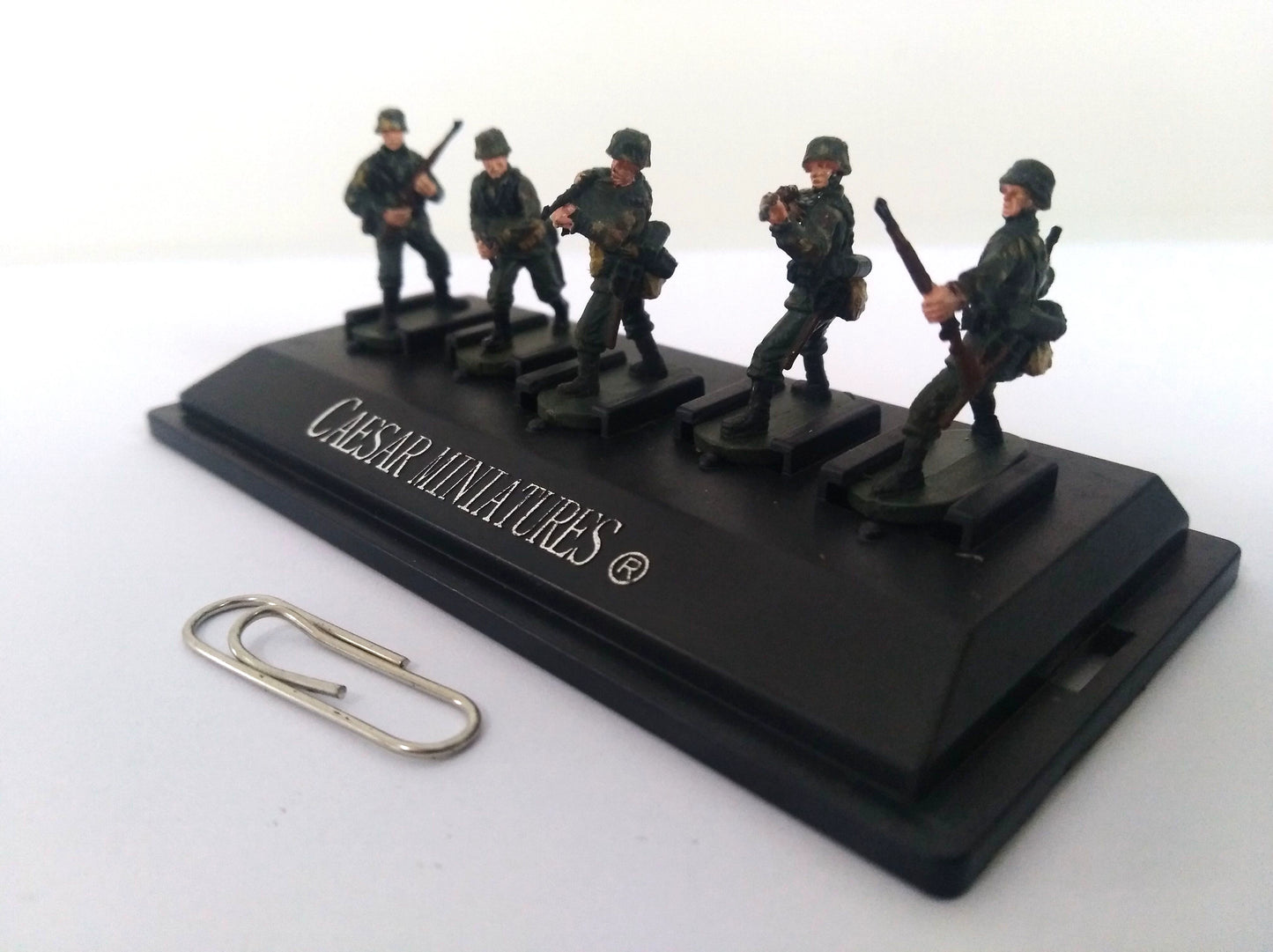 1/72 Scale WWII German Panzergrenadiers Set 5pcs Painted Figures Caesar Miniatures P804