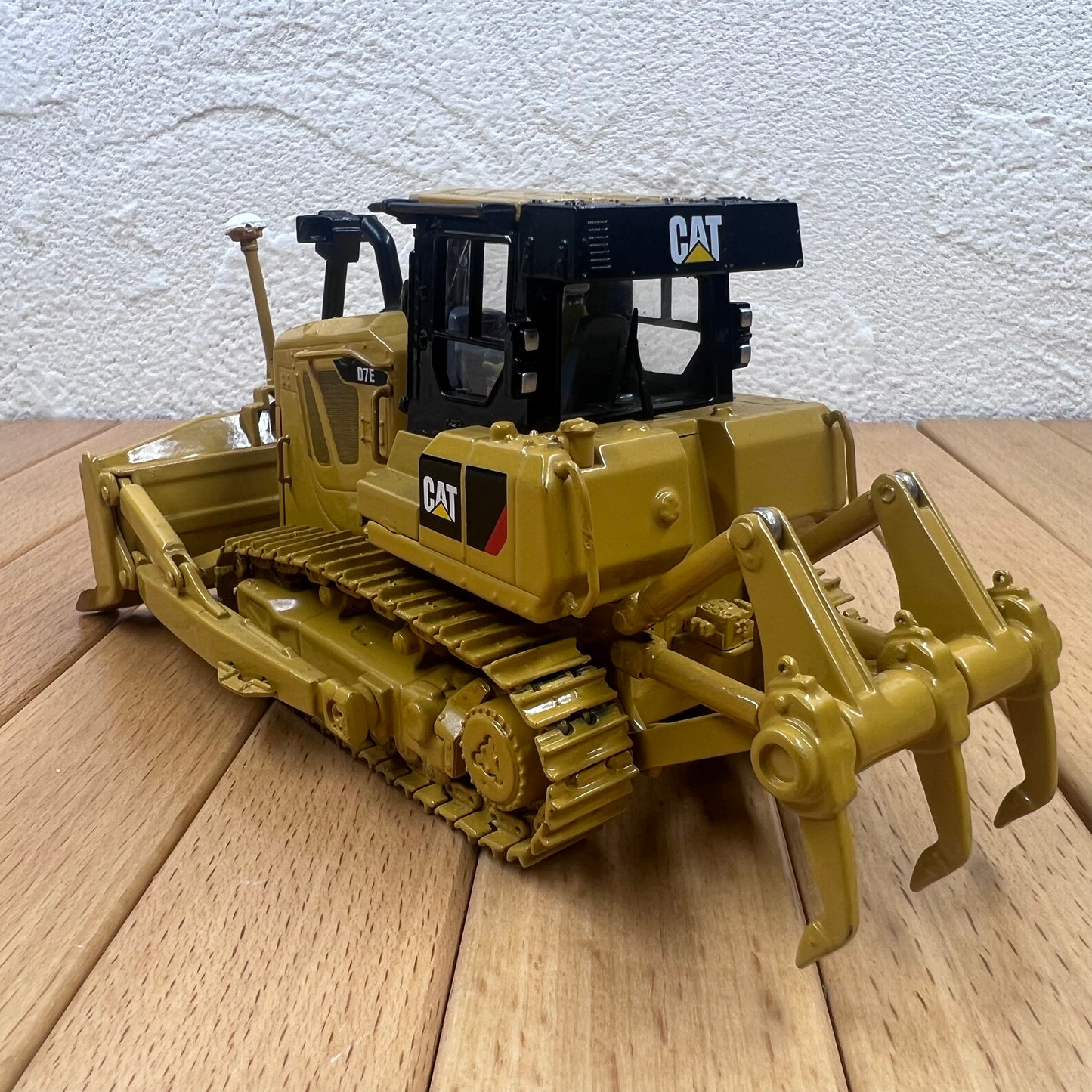 1//50 Scale Caterpillar D7E Bulldozer Diecast Model
