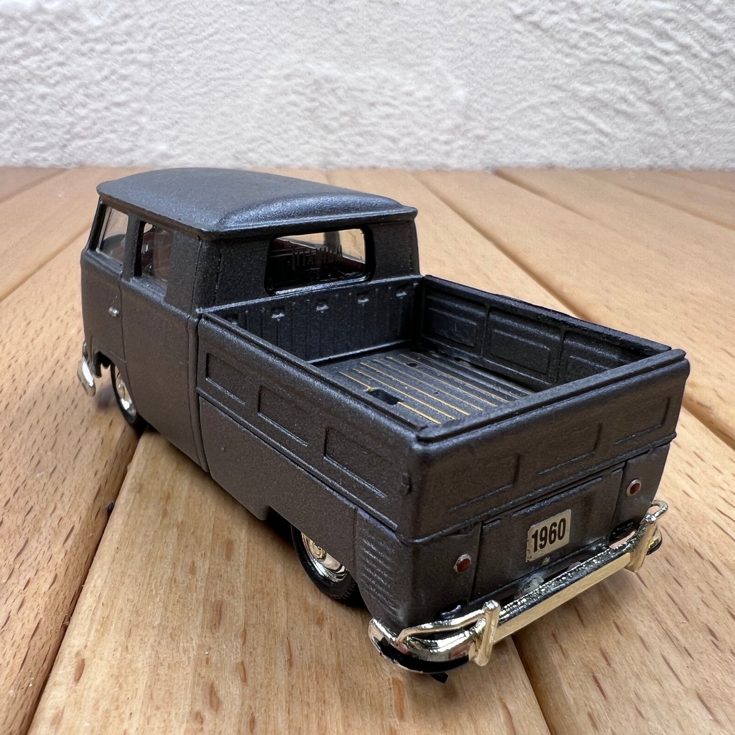 1/64 Scale 1960 Volkswagen T1 Double Cab Pickup Truck Diecast Model