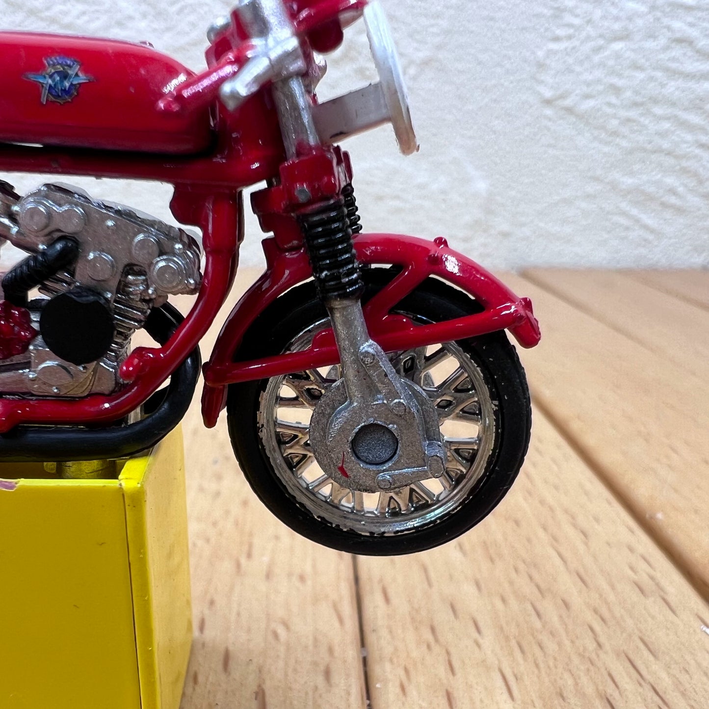 1/32 Scale MV Agusta Diecast Model Motorcycle