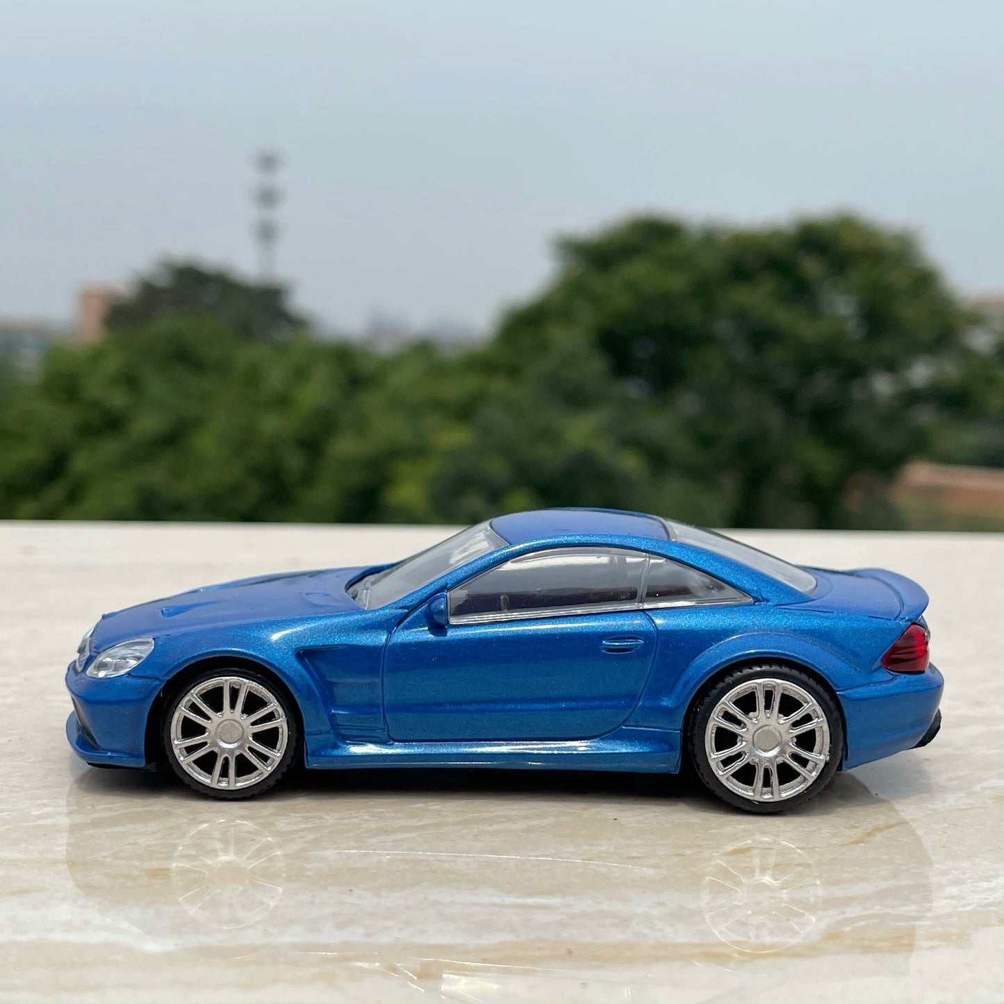 1/43 Scale Mercedes-Benz SL-Class Diecast Model Car