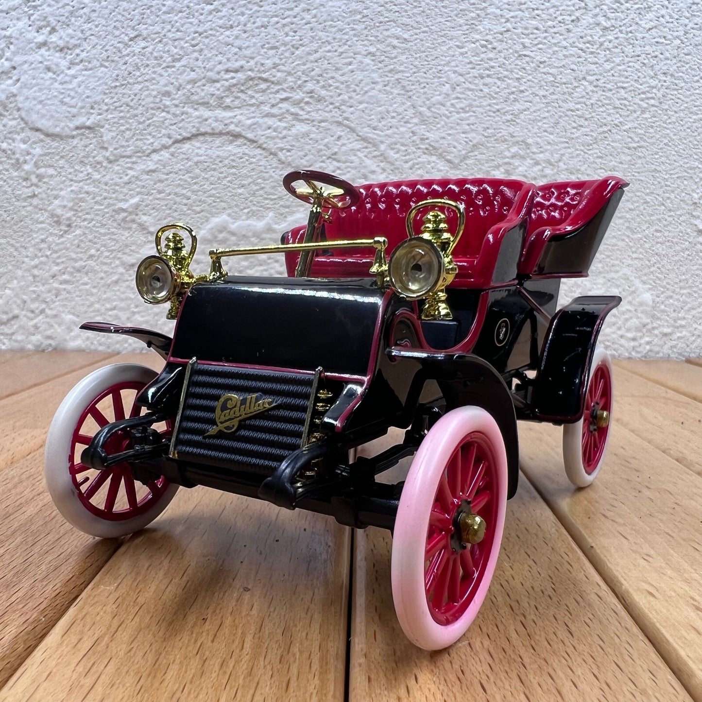 1/32 Scale 1903 Cadillac Tonneau Diecast Model Car