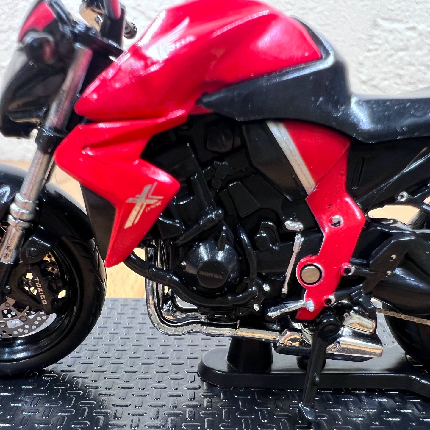 1/24 Scale 2010 Honda CB1000R Motorcycle Diecast Model