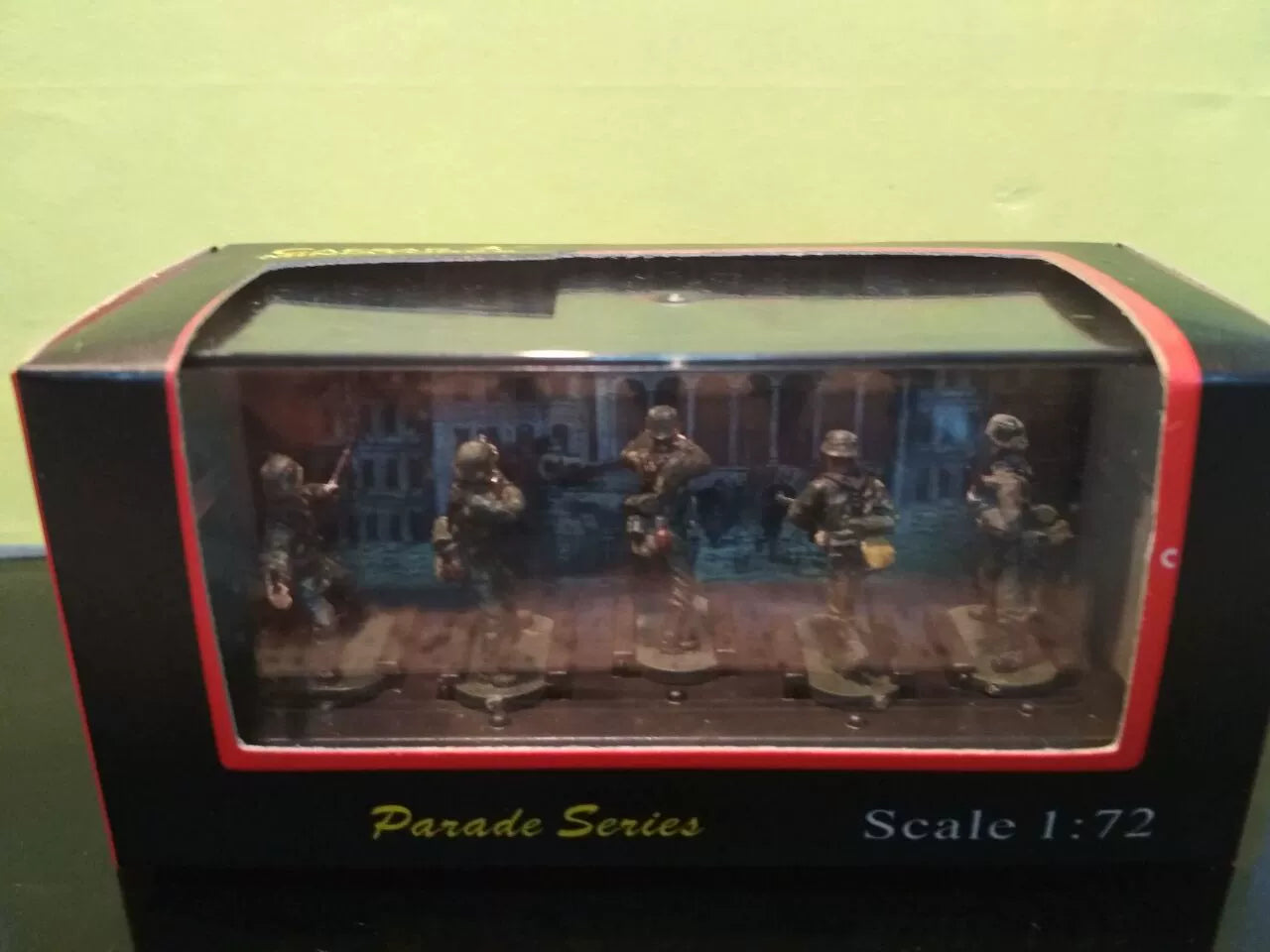 1/72 Scale WWII German Panzergrenadiers Set 5pcs Painted Figures Caesar Miniatures P804