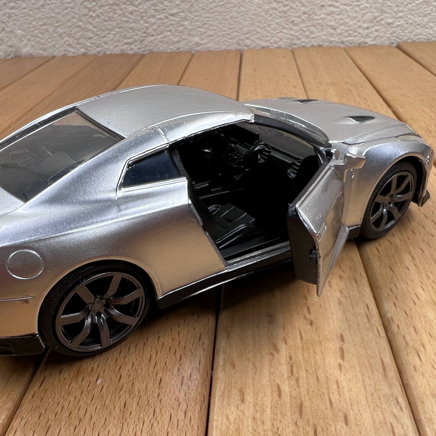 1/32 Scale 2009 Nissan GT-R Diecast Model Car
