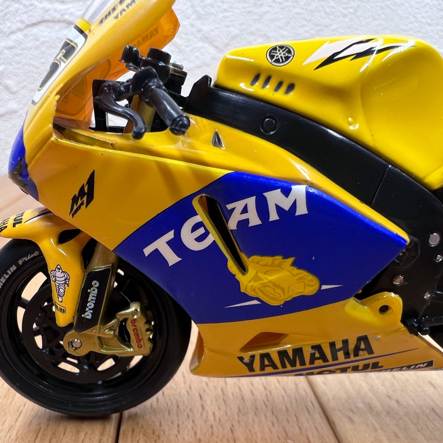 1/18 Scale 2006 Yamaha YZR-M1 Valentino Rossi Motorcycle Diecast Model