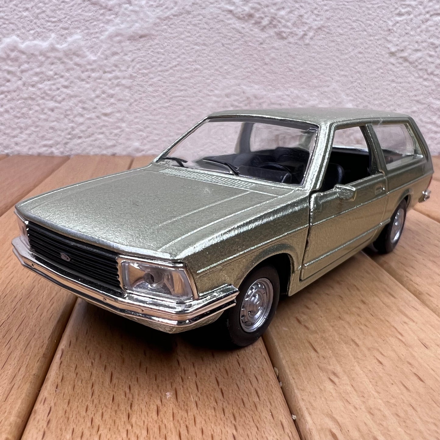 1/43 Scale 1981 Ford Belina Wagon Diecast Model Car