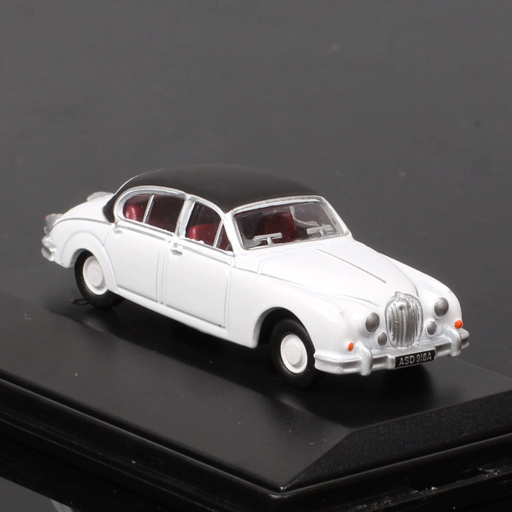 1/76 Scale Jaguar Mark 2 Diecast Model Car