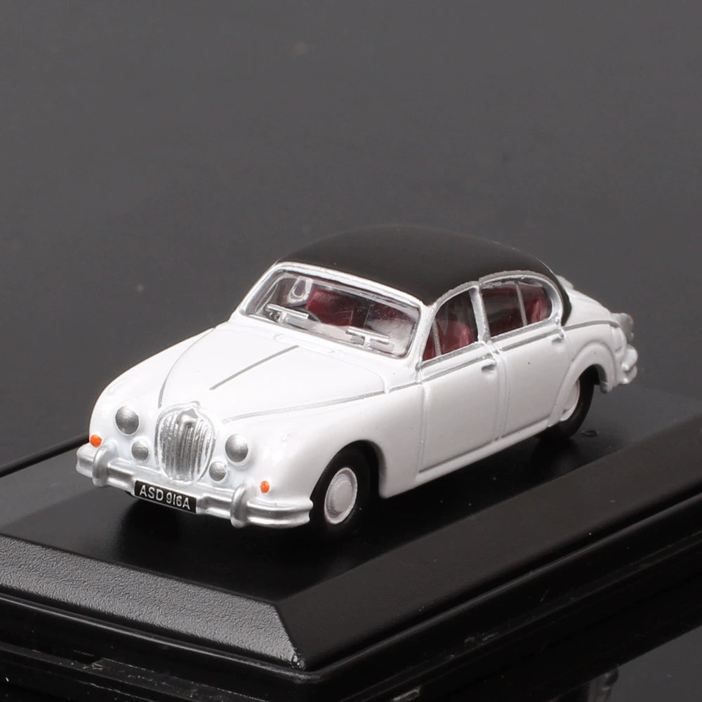 1/76 Scale Jaguar Mark 2 Diecast Model Car