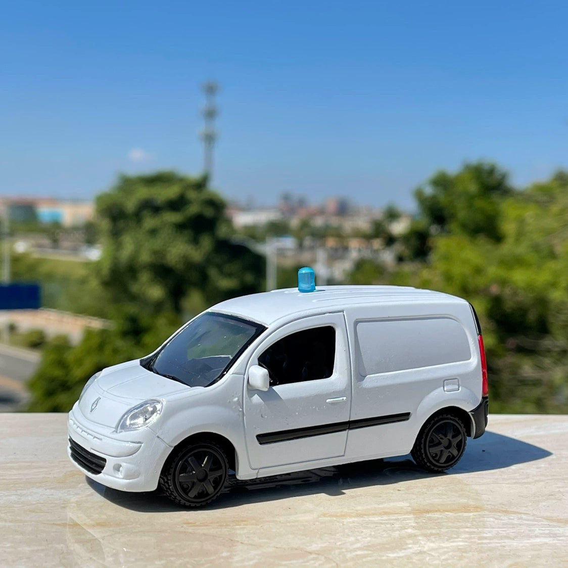 1/43 Scale Renault Kangoo Van Diecast Model Car