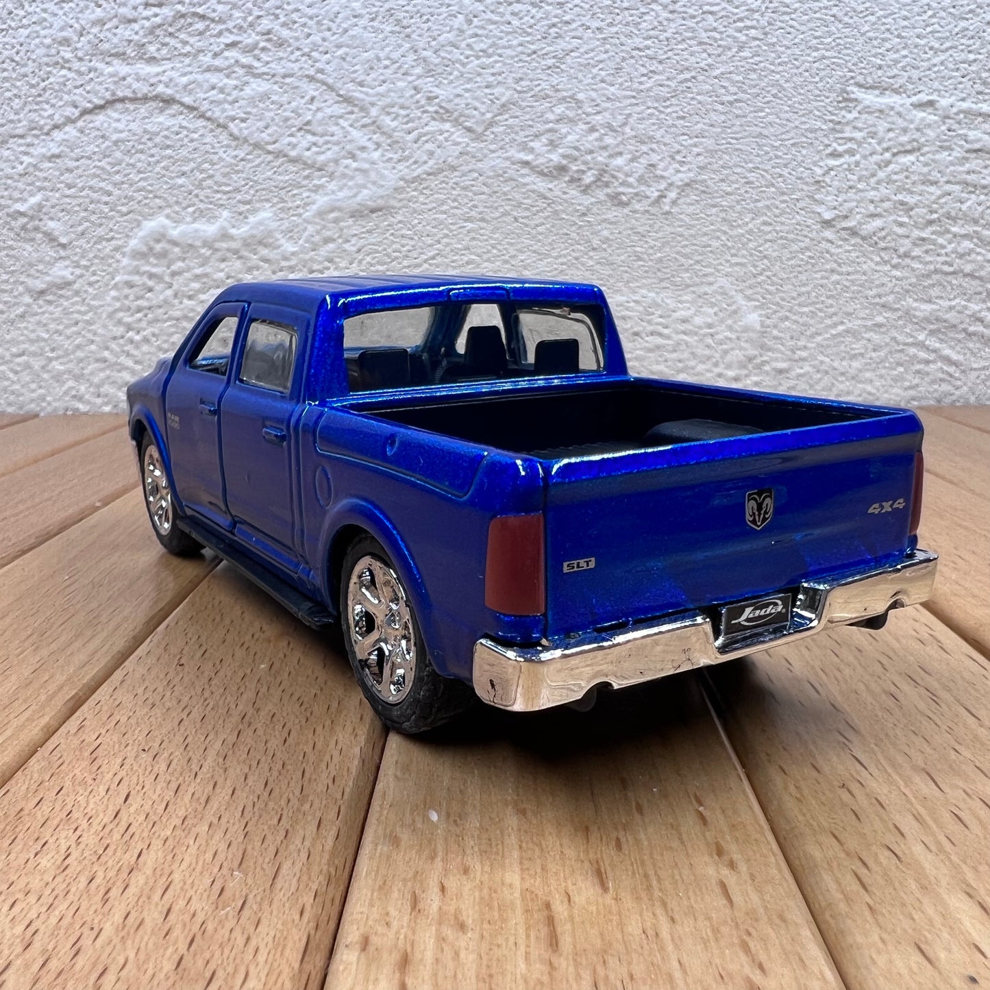 1/32 Scale 2013 Ram 1500 Pickup Truck Diecast Model