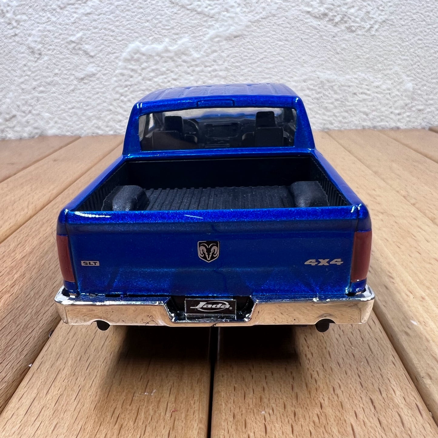 1/32 Scale 2013 Ram 1500 Pickup Truck Diecast Model