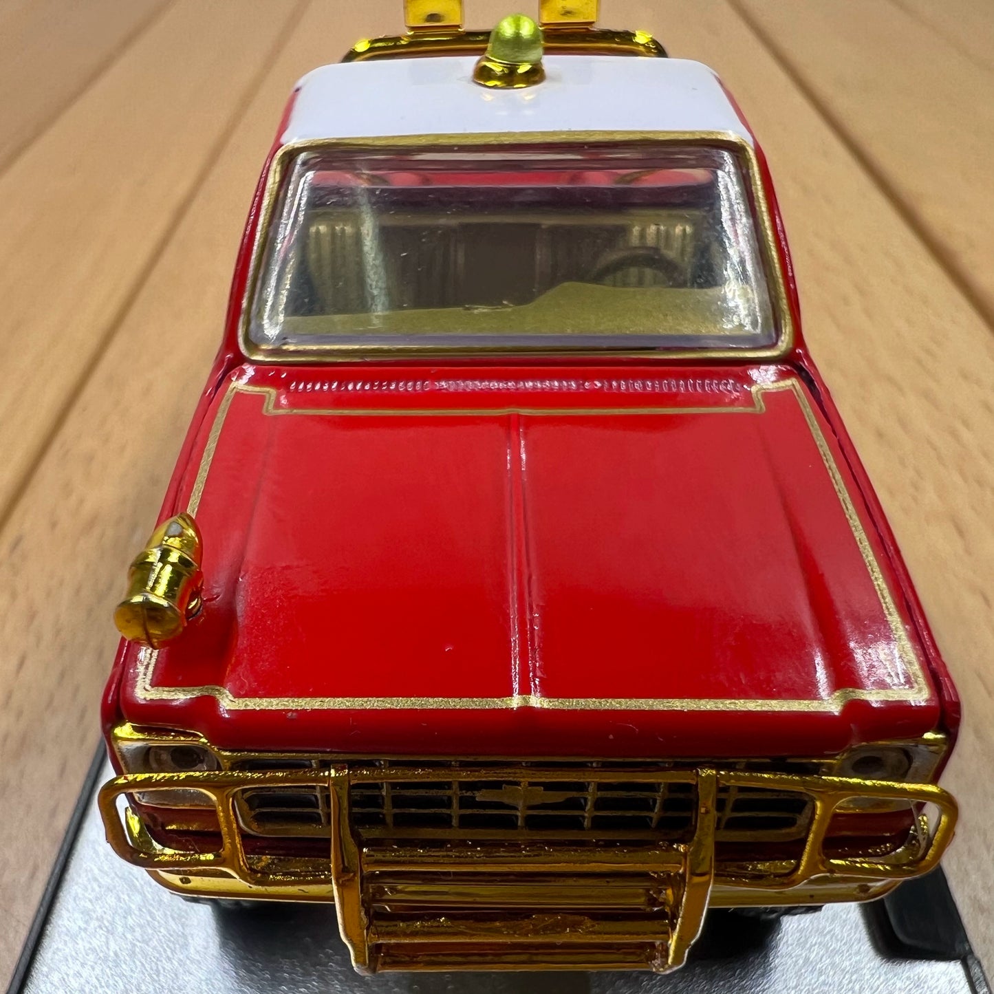 1/64 Scale 1976 Chevrolet K20 Scottsdale Pickup Truck Diecast Model