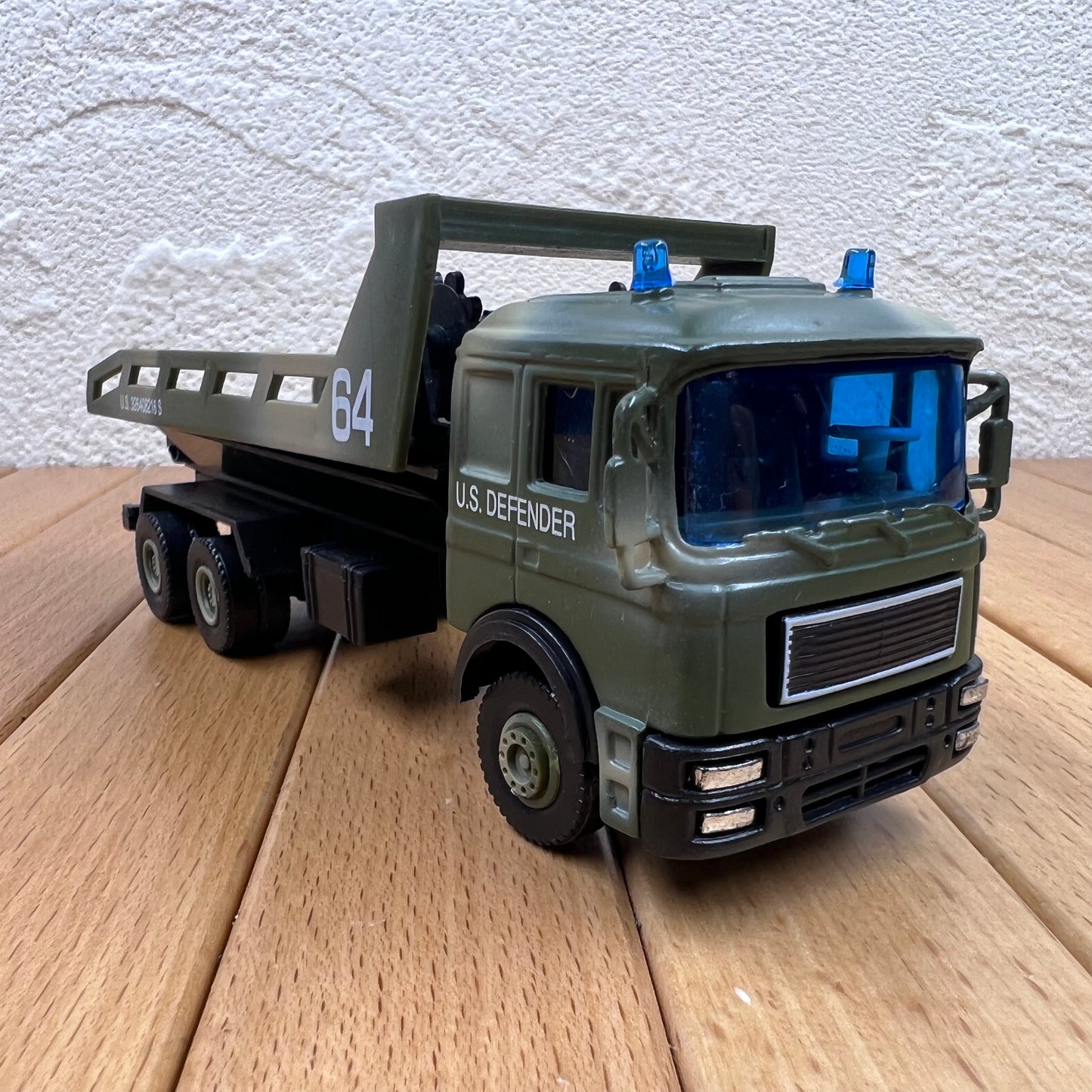 1/64 Scale Flatbed Truck Diecast Model