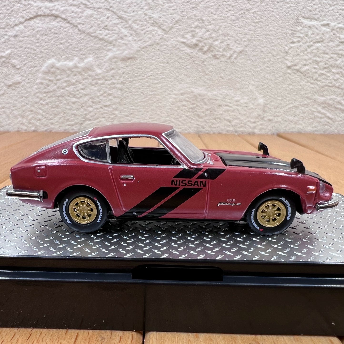 1/64 Scale 1970 Nissan Fairlady Z432 Diecast Model Car