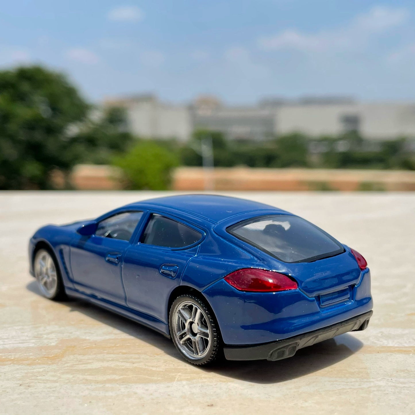 1/43 Scale Porsche Panamera Luxury Car Diecast Model