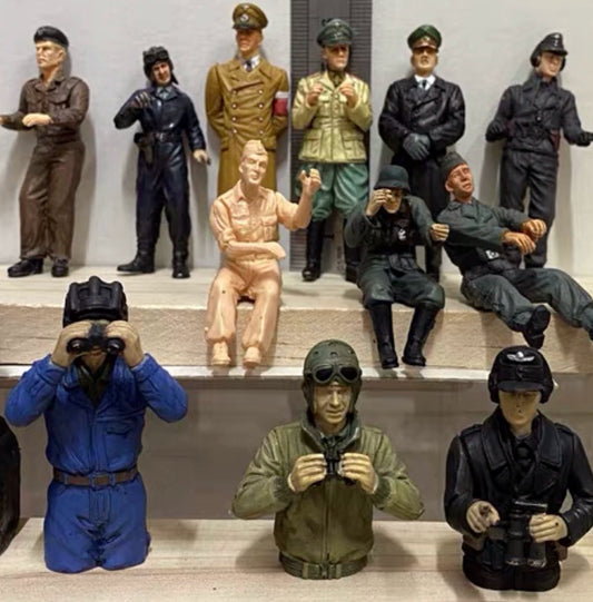 1/35 Scale WWII German Soldier MIniature Painted Figurines Diorama