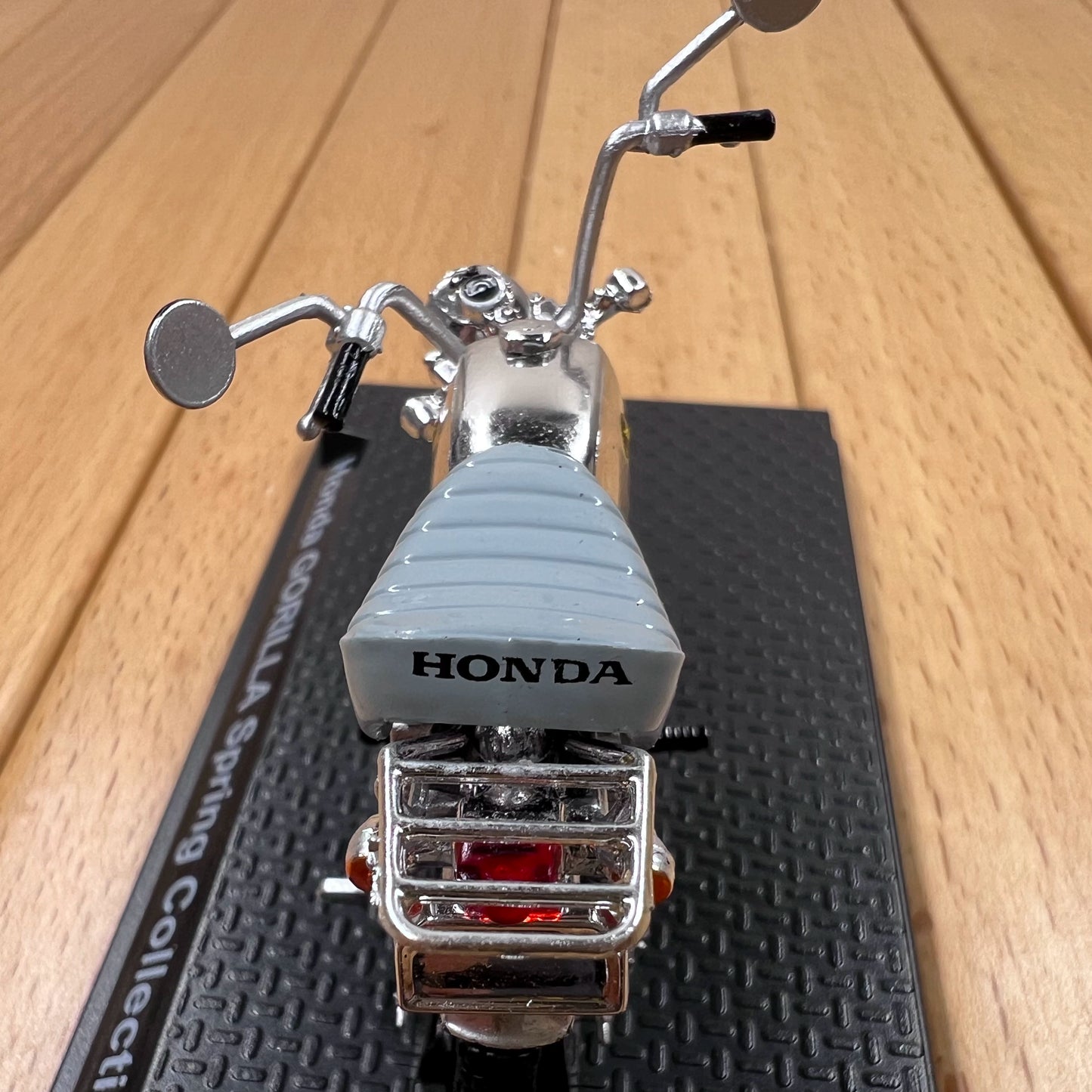 1/24 Scale 1999 Honda Gorilla Spring Collection Motorcycle Diecast Model