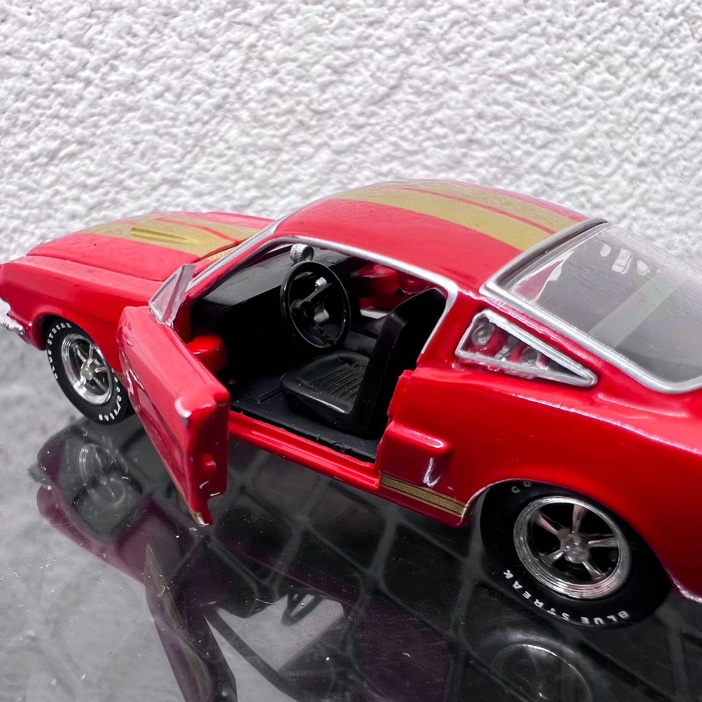 1/64 Scale Shelby GT350H Diecast Model Car