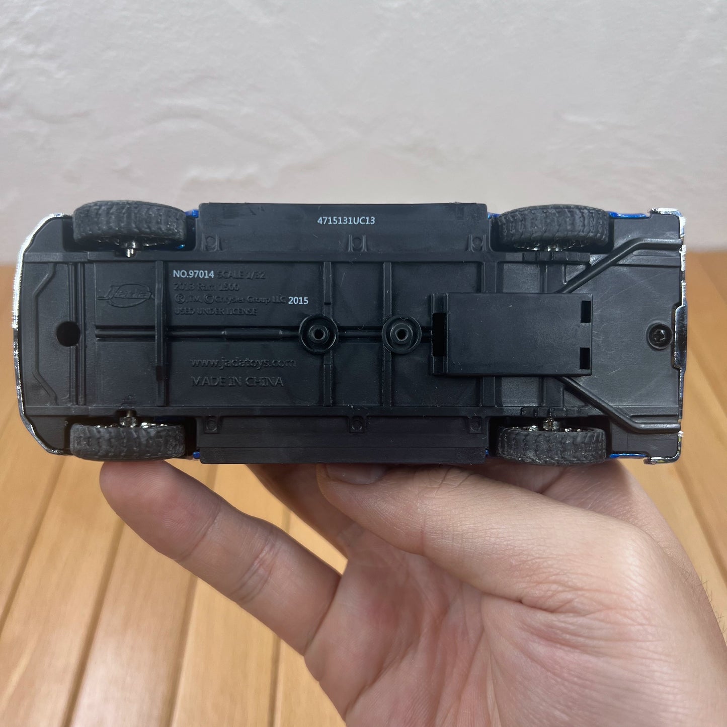 1/32 Scale 2013 Ram 1500 Pickup Truck Diecast Model