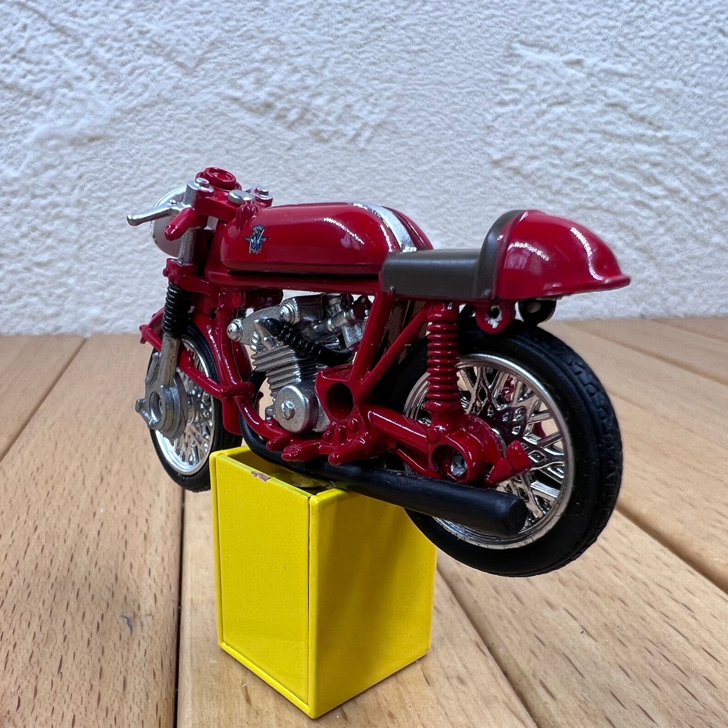 1/32 Scale MV Agusta Diecast Model Motorcycle