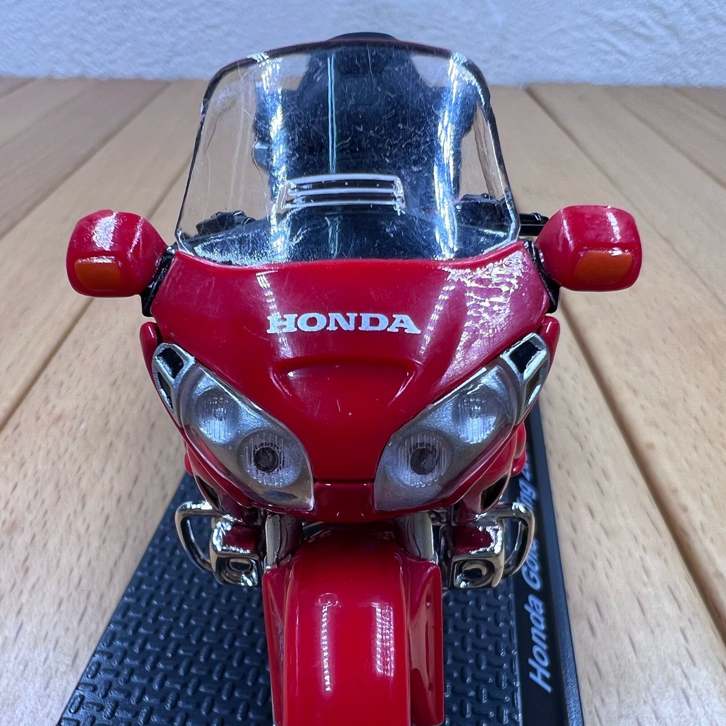 1/24 Scale 2004 Honda Gold Wing Touring Motorcycle Diecast Model