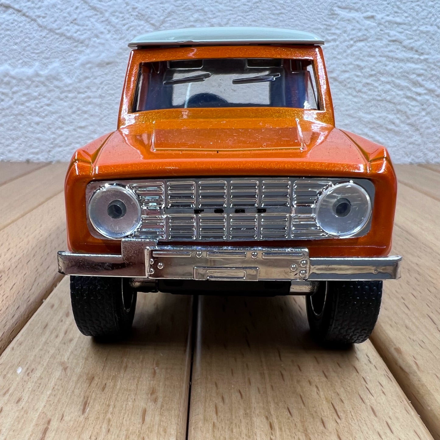 1/32 Scale 1973 Ford Bronco Ranger Wagon Diecast Model Car